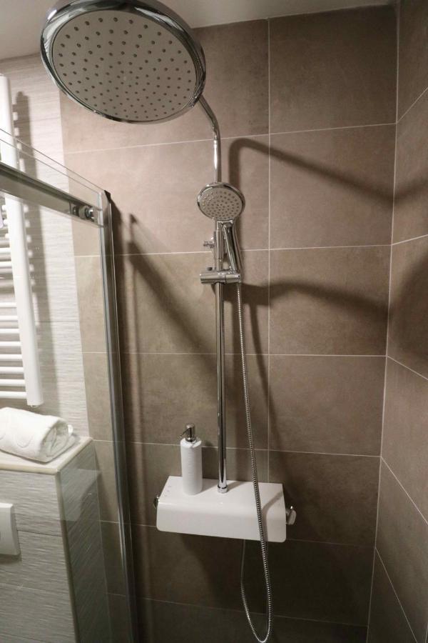 Forum Apartmani I Sobe Alsómiholjác Kültér fotó